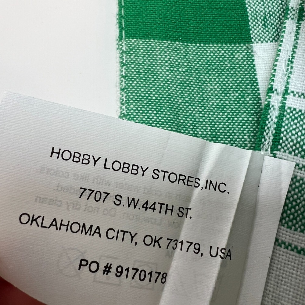 St Patrick's Day Double Sided Reversible Green White Table Runner Two 13x72 NWT - Picture 12 of 13